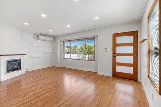 3219 W Chandler Blvd in Burbank, CA - Building Photo - Building Photo