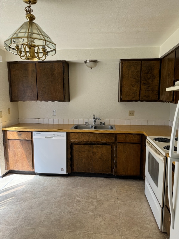 950 SW Harrier Cir in Oak Harbor, WA - Building Photo - Building Photo