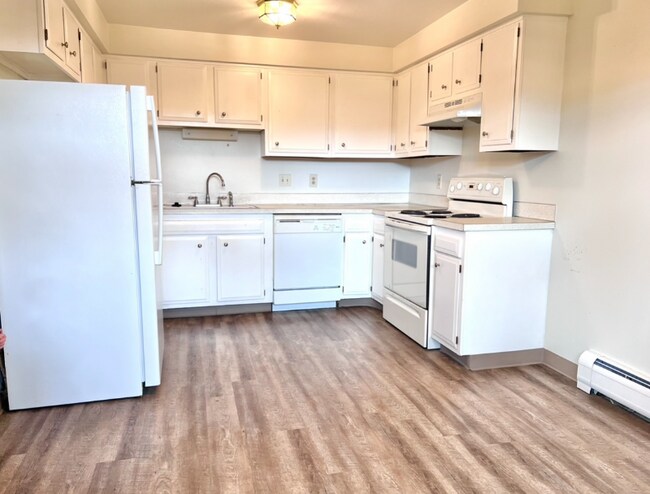 6155 Simms St in Arvada, CO - Foto de edificio - Building Photo