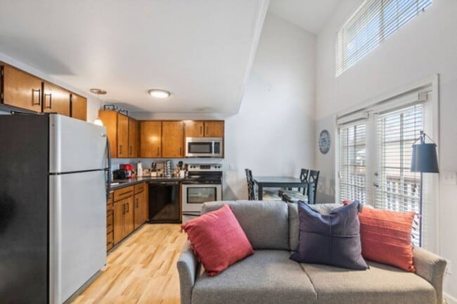 property at 1114 E 8th Ave