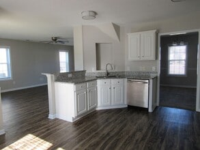 104 Dorsett Ct in Jacksonville, NC - Building Photo - Building Photo