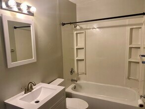 1225 Eastside Ln, Unit 1225 in Madisonville, KY - Foto de edificio - Building Photo