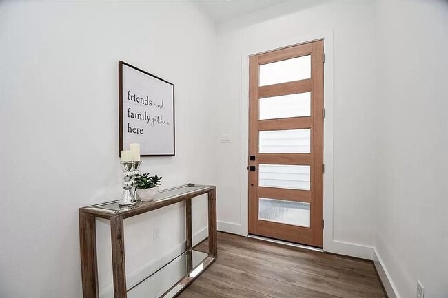 3609 Dennis St in Houston, TX - Building Photo - Building Photo