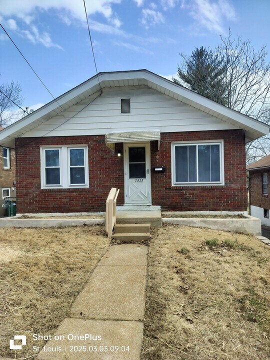 7523 San Diego Ave in St. Louis, MO - Building Photo