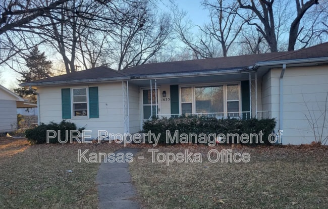 property at 1635 SW Burnett Rd
