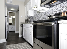 Lavera at Lake Highlands Apartments