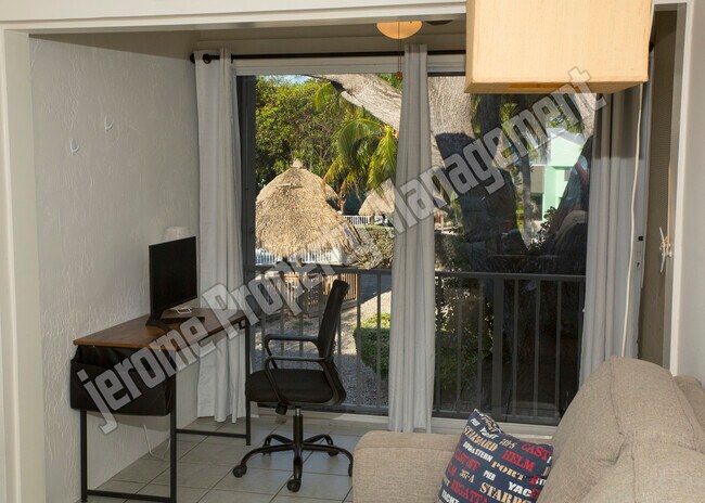 98442 Windward Ave in Key Largo, FL - Building Photo - Building Photo