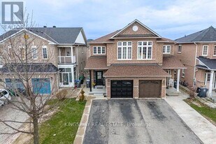 803 Khan Crescent in Mississauga, ON - Building Photo