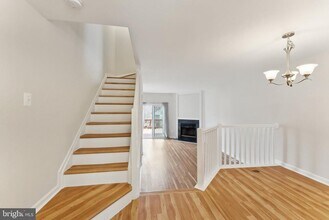 5905 Sir Cambridge Way in Alexandria, VA - Building Photo - Building Photo