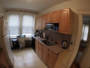 237 Freeman St, Unit 1 in Brookline, MA - Foto de edificio - Building Photo