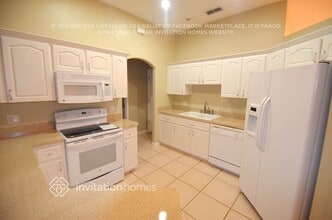 11011 Lynn Lake Cir in Tampa, FL - Building Photo - Building Photo