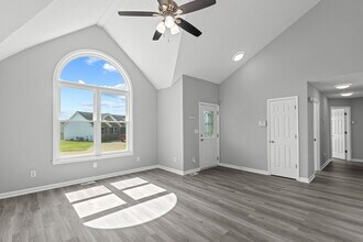 6907 Colrain Cir in Louisville, KY - Building Photo - Building Photo