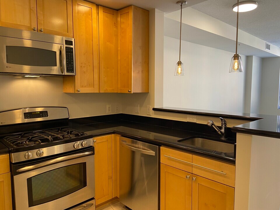 3600 S Glebe Rd, Unit 427 in Arlington, VA - Foto de edificio