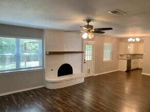 1724 Richmond Dr in Bedford, TX - Building Photo - Building Photo