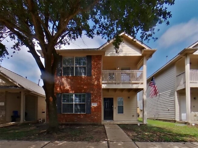 6323 Mountain Pines Ln
