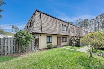 1372 Granada Ct in Newport News, VA - Building Photo - Building Photo