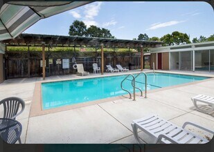 1919 Ygnacio Valley Rd, Unit 86 in Walnut Creek, CA - Building Photo - Building Photo