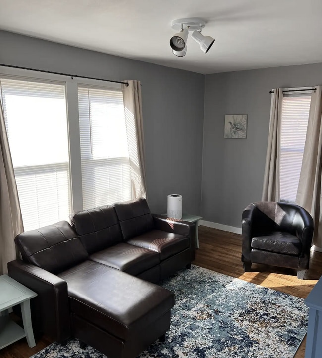 111 N Black River St, Unit Upper in Sparta, WI - Building Photo - Building Photo