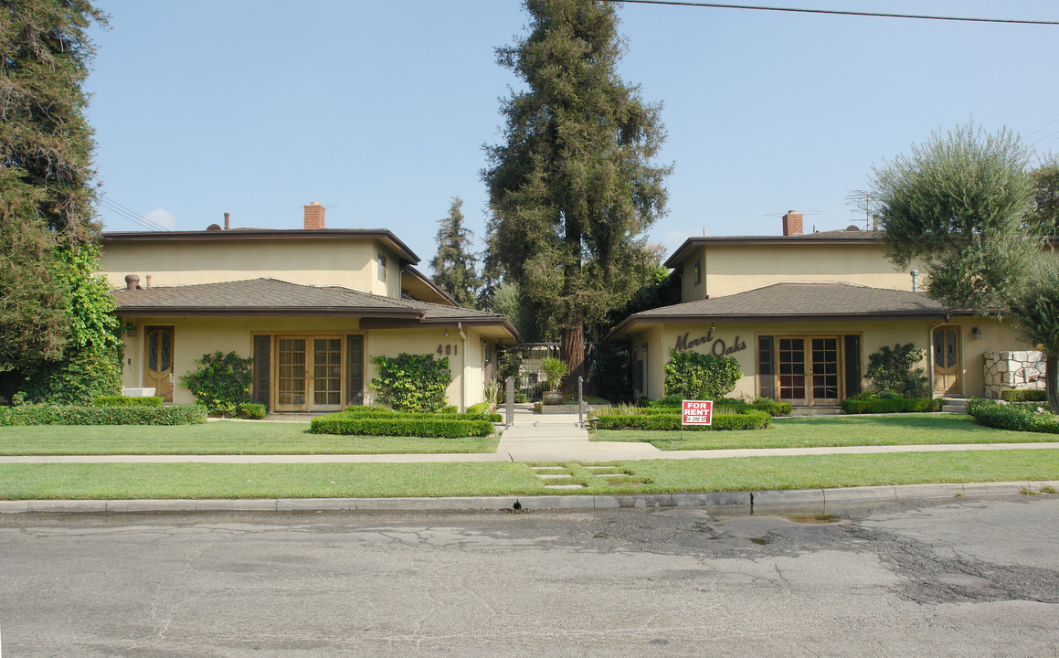 Merri Oaks in San Gabriel, CA - Foto de edificio