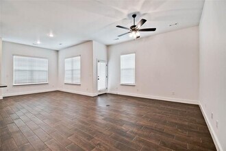 2140 Bluestem Dr in Centerton, AR - Foto de edificio - Building Photo