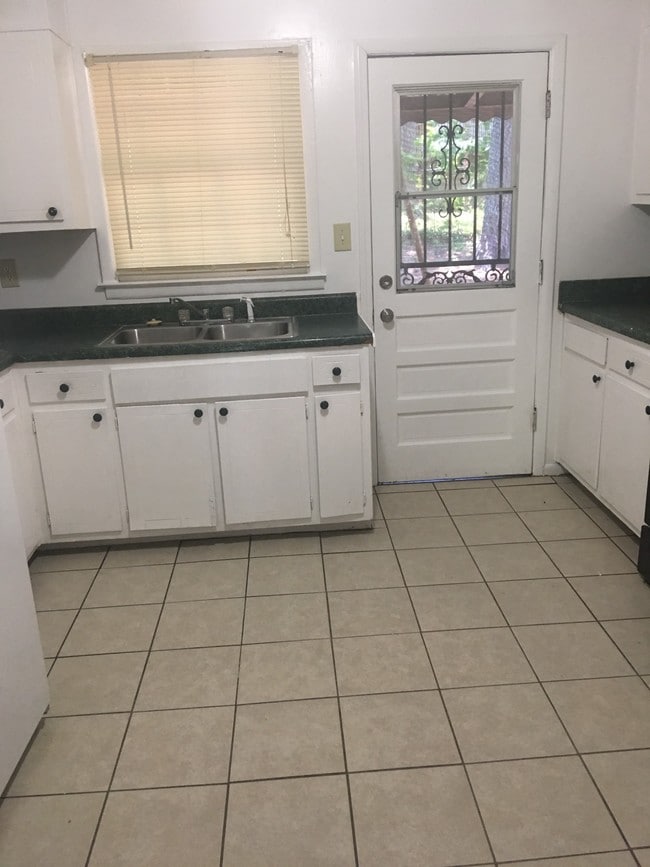 property at 2930 Carriage Ln