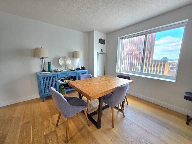 8-12 Museum Way in Cambridge, MA - Building Photo - Building Photo