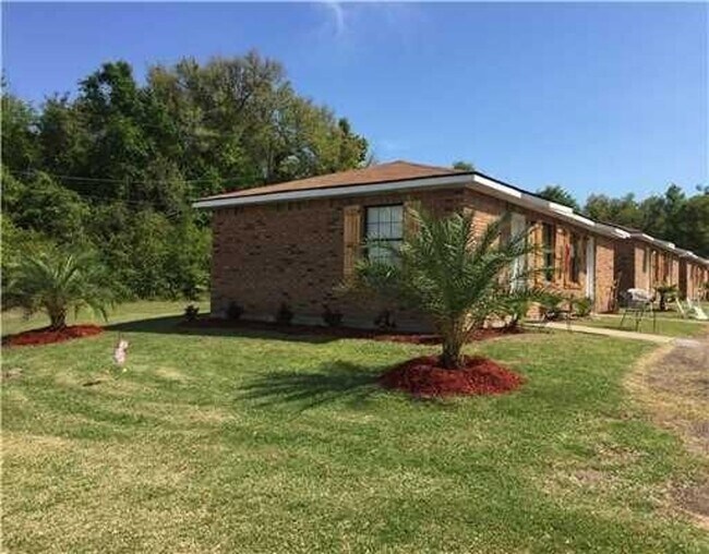 5094 J E L Dr Apartments and Nearby Long Beach Apartments For Rent