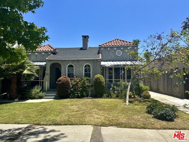 property at 1210 1/2 S Stanley Ave