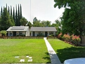677 Almond St in Yuba City, CA - Building Photo