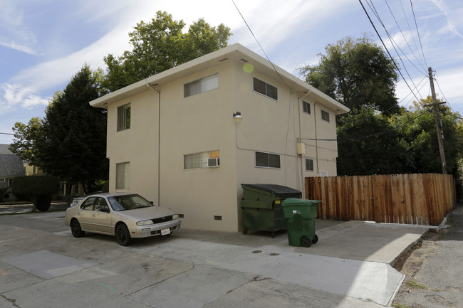 2016 18th St in Sacramento, CA - Foto de edificio - Building Photo