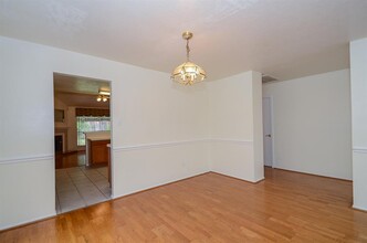 627 Easy Jet Dr in Stafford, TX - Building Photo - Building Photo