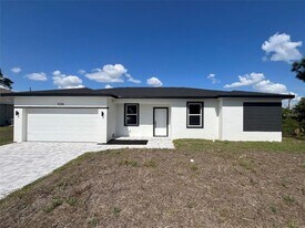 5296 Gillot Blvd in Port Charlotte, FL - Building Photo