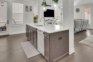1070 Poppy Pointe in Alpharetta, GA - Building Photo