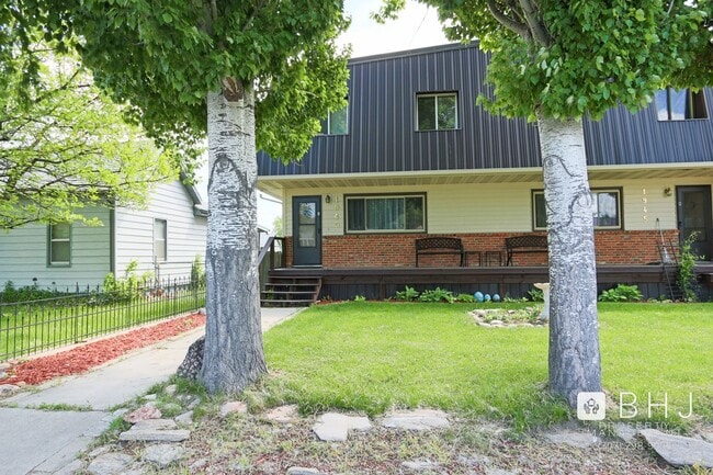 property at 1945 Demple St