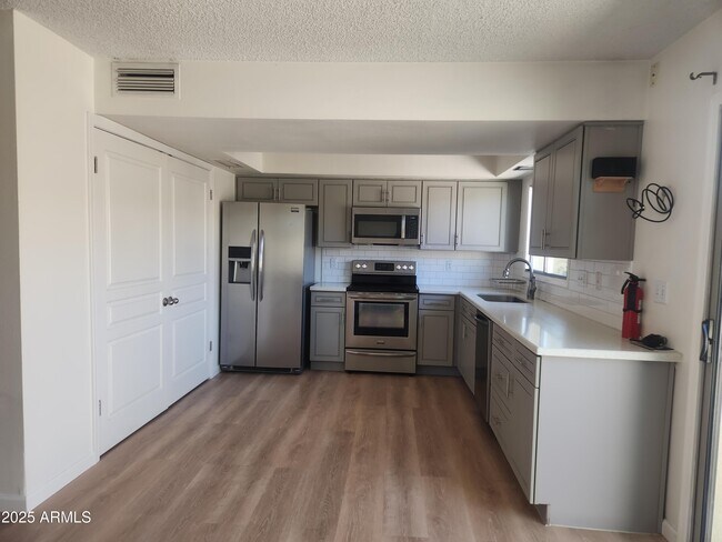 3811 S Mill Ave in Tempe, AZ - Building Photo - Building Photo