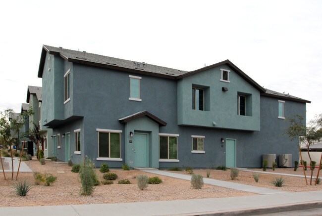 Highland Metro in Phoenix, AZ - Foto de edificio - Building Photo