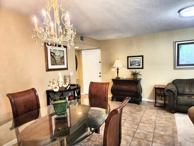 825 Egret Cir, Unit 825Egret Unit 111 in Delray Beach, FL - Foto de edificio - Building Photo