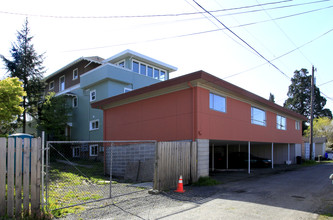 2112 Rucker Ave in Everett, WA - Building Photo - Building Photo