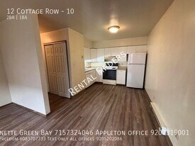 12 Cottage Row in Marinette, WI - Building Photo