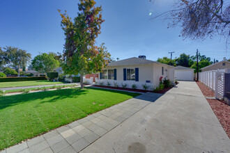 1744 E Elizabeth St in Pasadena, CA - Building Photo - Building Photo