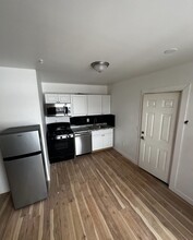 819 Westside Ave in Jersey City, NJ - Foto de edificio - Building Photo