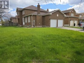 11 Foster Crescent in Whitby, ON - Building Photo