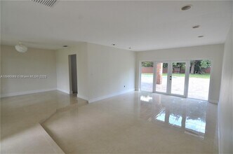10820 SW 126th St in Miami, FL - Building Photo - Building Photo