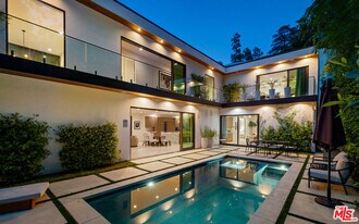 1884 Laurel Canyon Rd in Los Angeles, CA - Building Photo