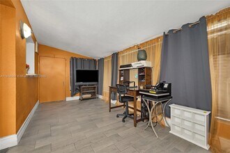 1771 NW 152nd Ter in Opa Locka, FL - Building Photo - Building Photo