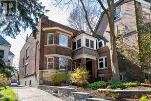 92 Indian Rd in Toronto, ON - Building Photo