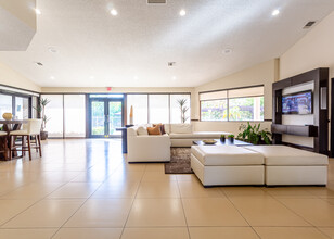 Legacy at Palm Aire in Pompano Beach, FL - Foto de edificio - Interior Photo