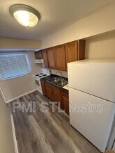 10327 Renfrew Dr in St. Louis, MO - Building Photo - Building Photo