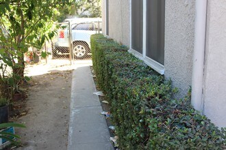 1632 S Bronson Ave in Los Angeles, CA - Building Photo - Building Photo