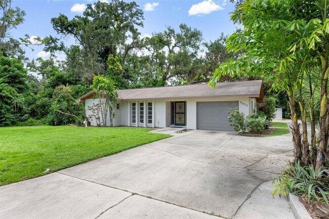 2635 Bryce Ln in Sarasota, FL - Foto de edificio - Building Photo